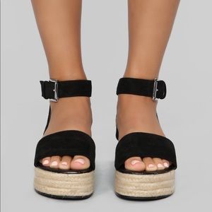 Fashion Nova, sandals ✨